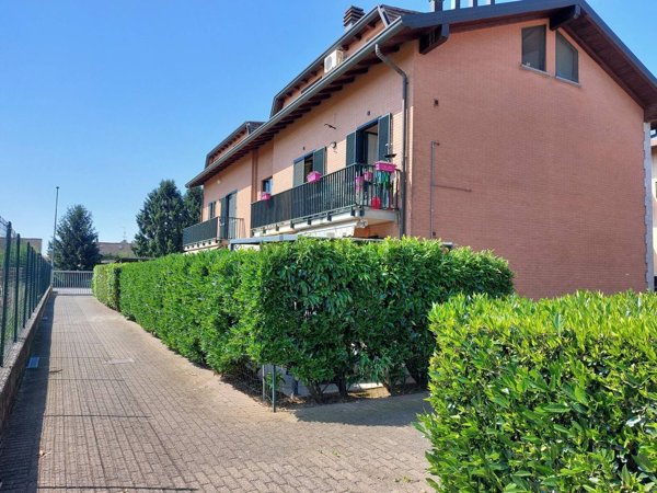 appartamento in vendita a Lonate Ceppino
