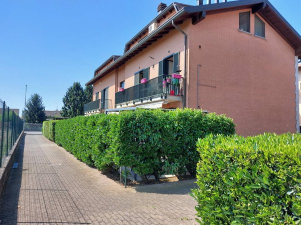 appartamento in vendita a Lonate Ceppino