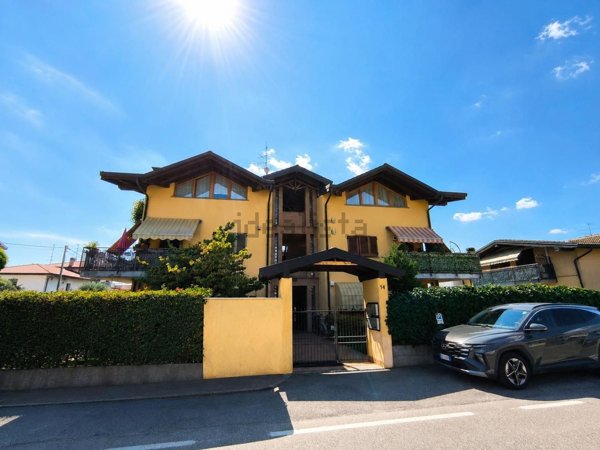 appartamento in vendita a Lonate Ceppino