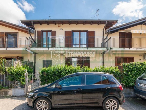 casa indipendente in vendita a Lonate Ceppino