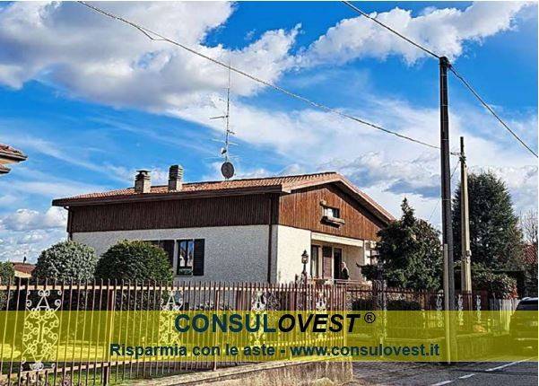 casa indipendente in vendita a Lonate Ceppino