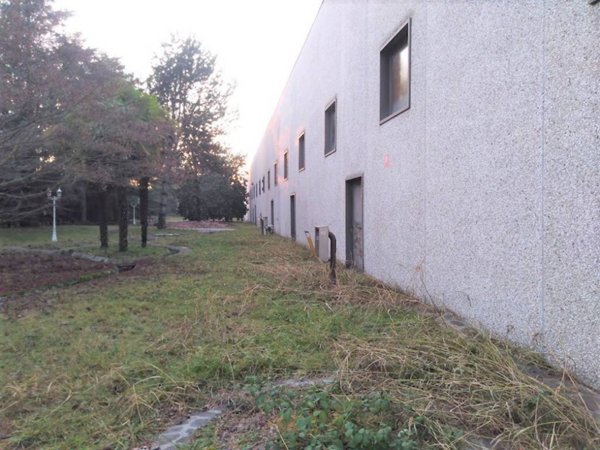 locale commerciale in vendita a Lonate Pozzolo