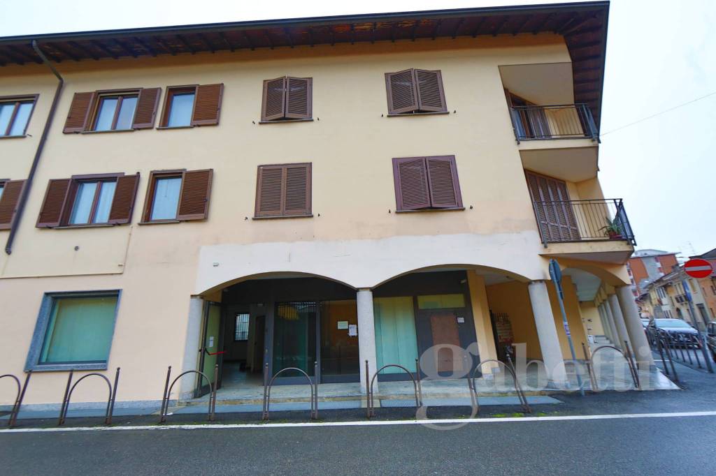 negozio in vendita a Lonate Pozzolo