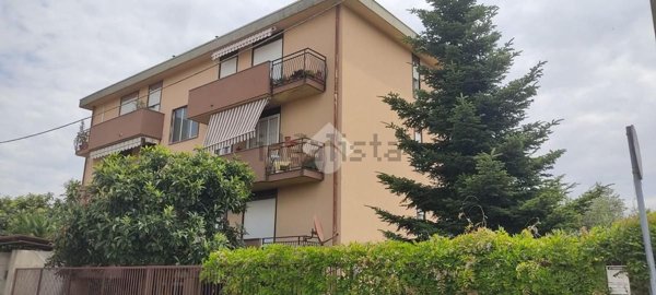 appartamento in vendita a Lonate Pozzolo in zona Sant'Antonino Ticino
