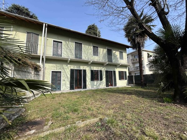 casa indipendente in vendita a Lonate Pozzolo