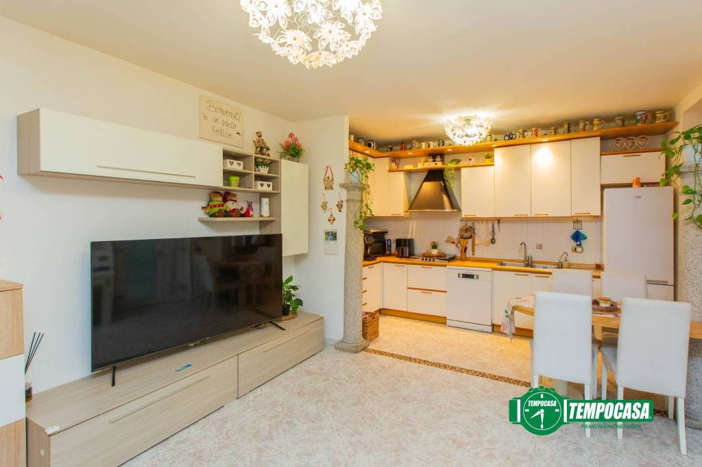 casa indipendente in vendita a Lonate Pozzolo