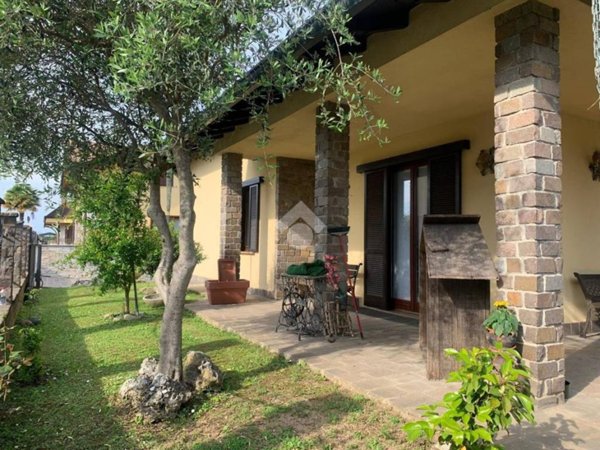 casa indipendente in vendita a Lonate Pozzolo