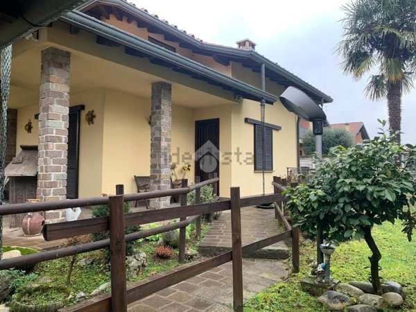 casa indipendente in vendita a Lonate Pozzolo