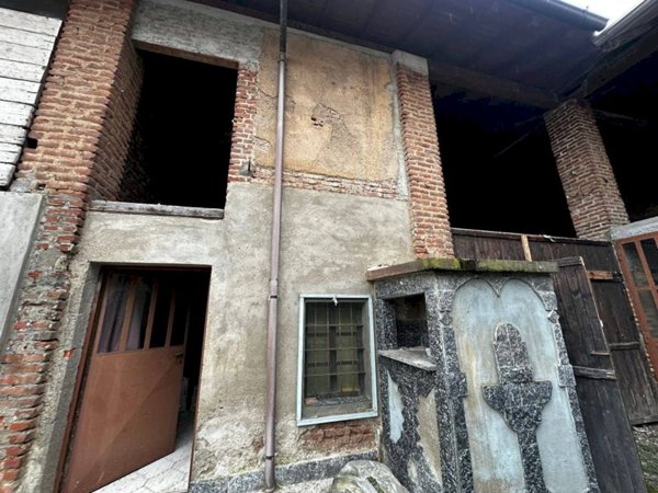 casa indipendente in vendita a Lonate Pozzolo