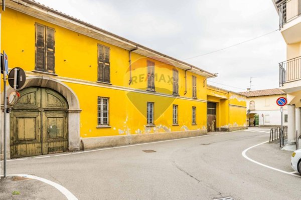 casa indipendente in vendita a Lonate Pozzolo