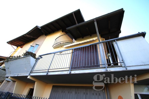 casa indipendente in vendita a Lonate Pozzolo