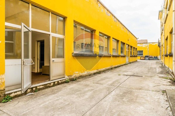 casa indipendente in vendita a Lonate Pozzolo