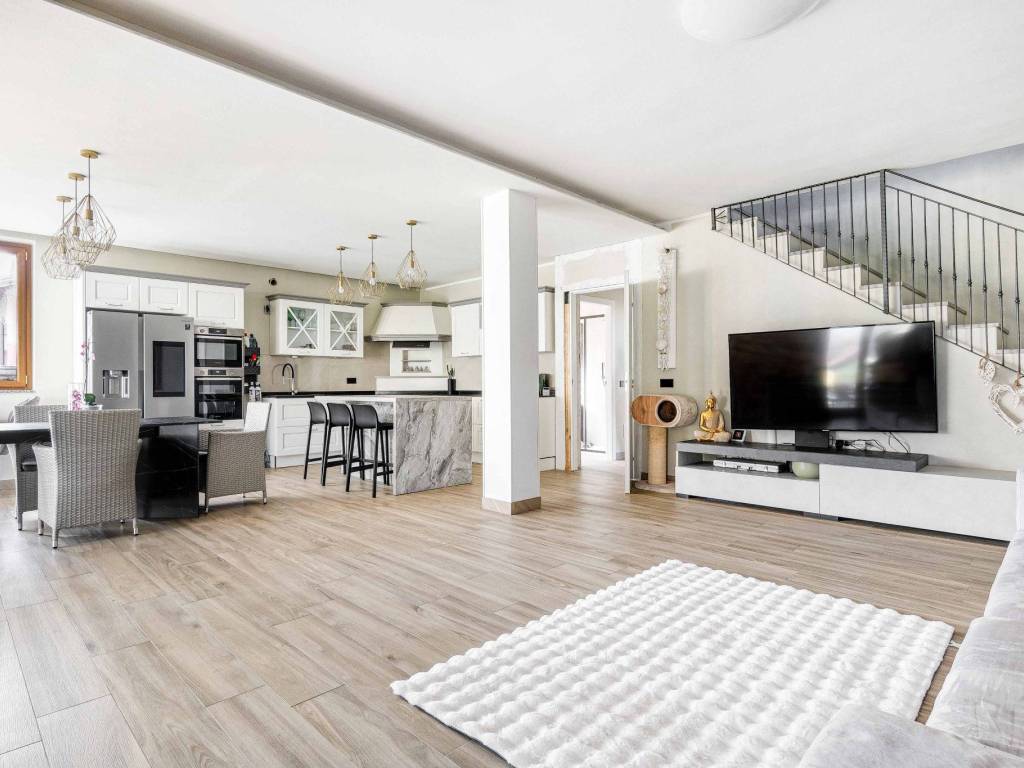 casa indipendente in vendita a Lonate Pozzolo