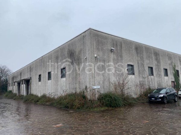 capannone in vendita a Lonate Pozzolo