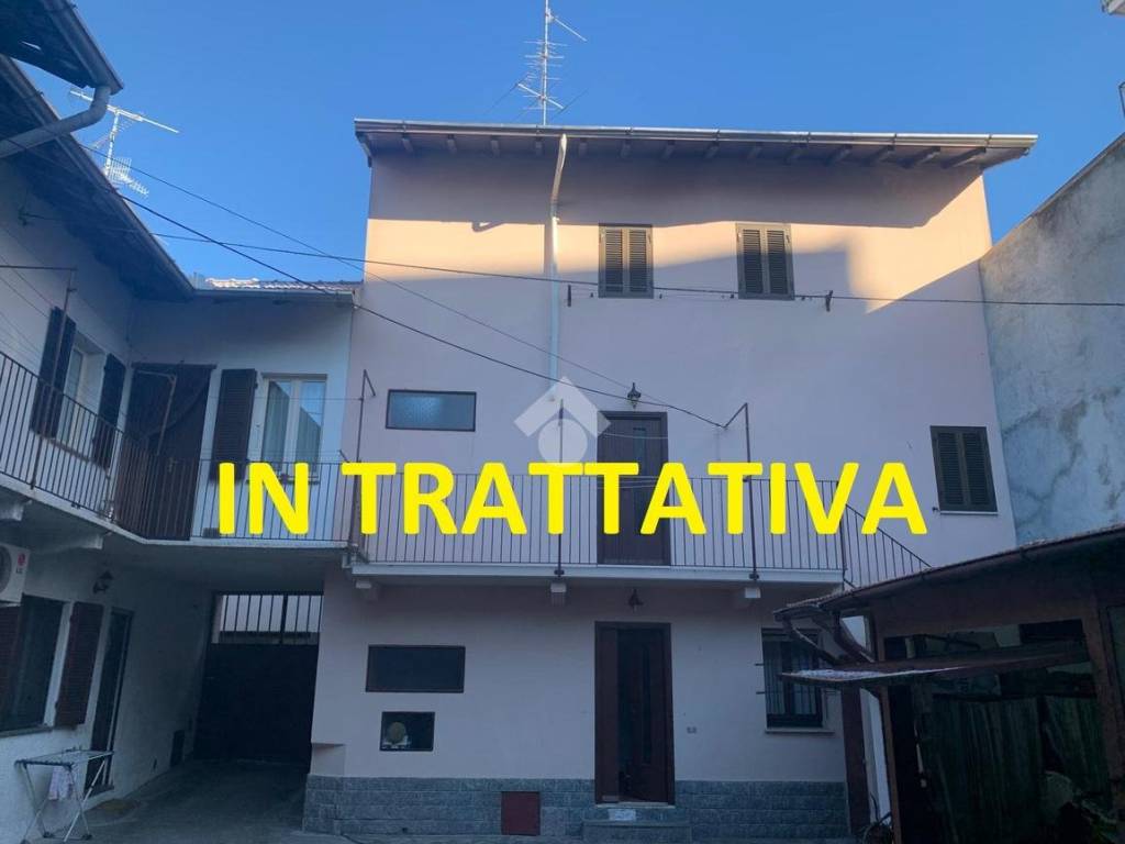 casa indipendente in vendita a Lonate Pozzolo