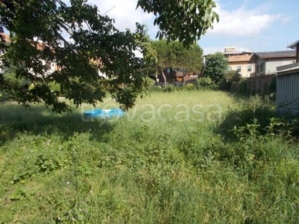 terreno edificabile in vendita a Lonate Pozzolo