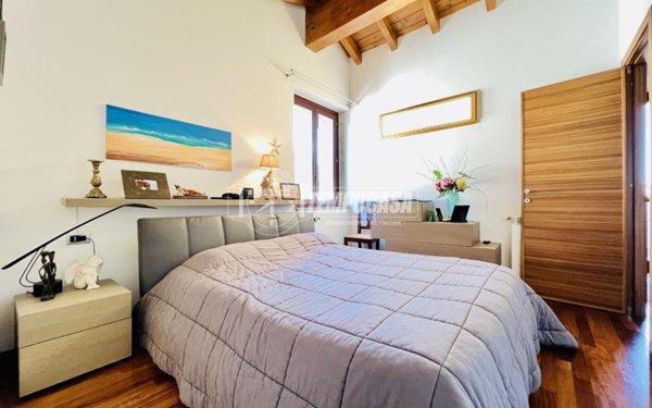 casa indipendente in vendita a Lonate Pozzolo