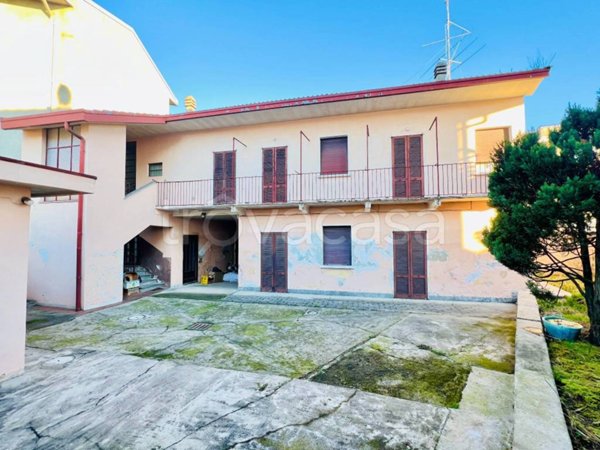 casa indipendente in vendita a Lonate Pozzolo