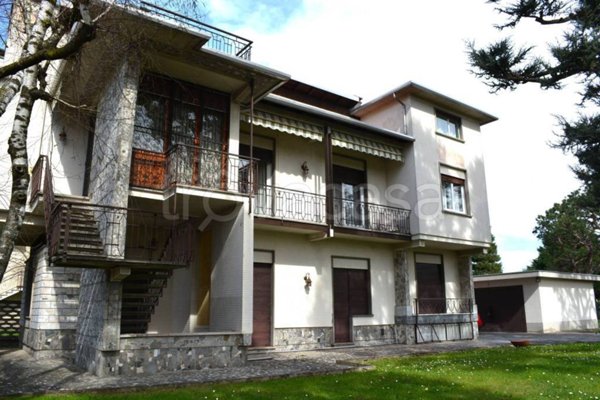 casa indipendente in vendita a Lonate Pozzolo