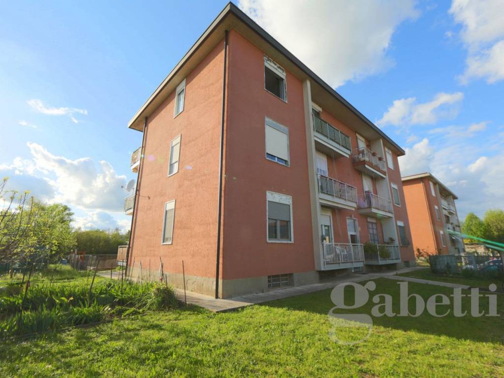 appartamento in vendita a Lonate Pozzolo in zona Sant'Antonino Ticino