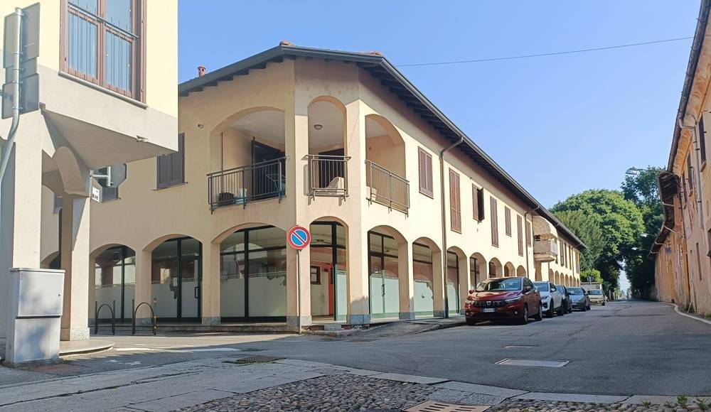 negozio in vendita a Lonate Pozzolo