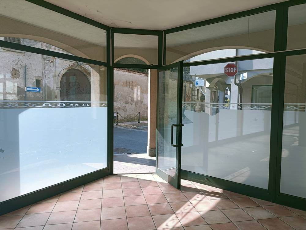 negozio in vendita a Lonate Pozzolo