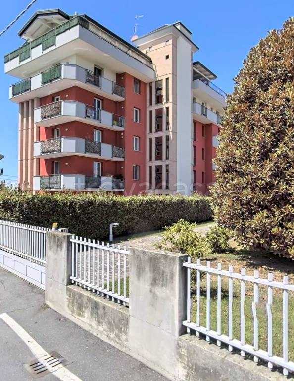 appartamento in vendita a Lonate Pozzolo