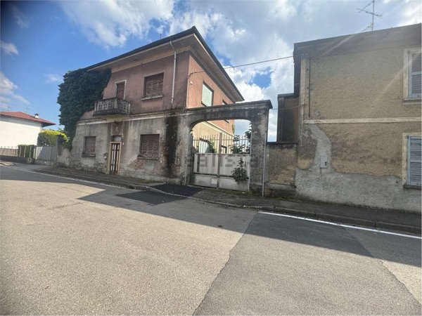casa indipendente in vendita a Lonate Pozzolo