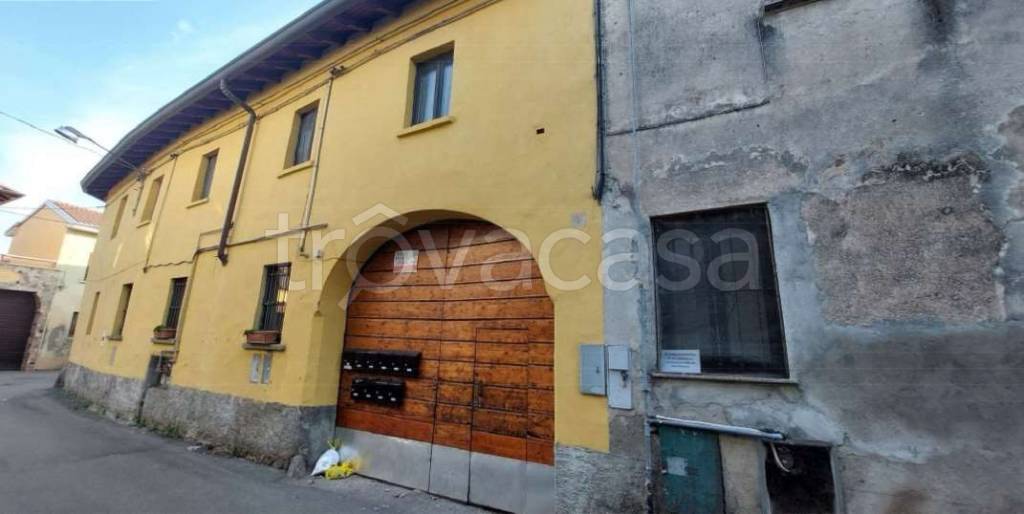 appartamento in vendita a Lonate Pozzolo in zona Sant'Antonino Ticino