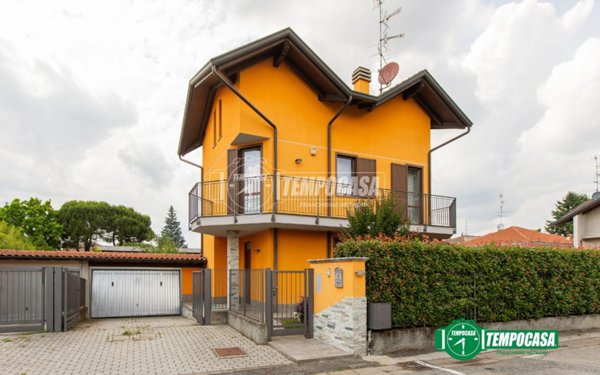 casa indipendente in vendita a Lonate Pozzolo