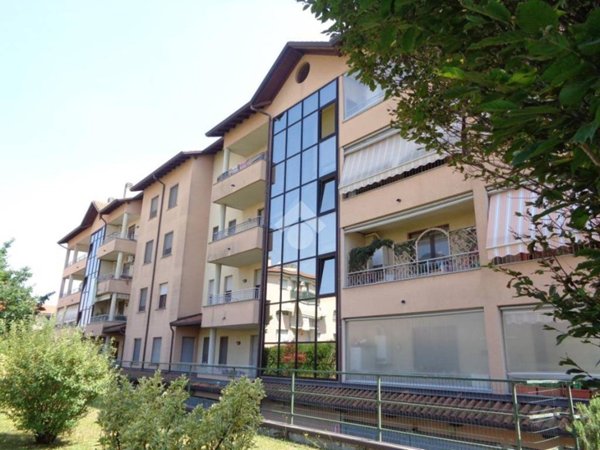 appartamento in vendita a Lonate Pozzolo in zona Sant'Antonino Ticino