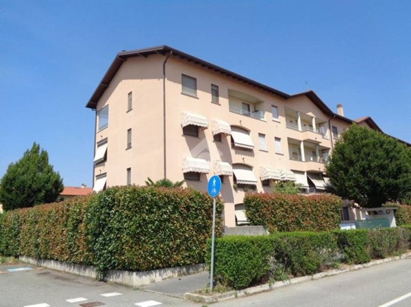 appartamento in vendita a Lonate Pozzolo in zona Sant'Antonino Ticino