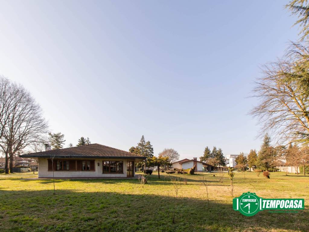 casa indipendente in vendita a Lonate Pozzolo