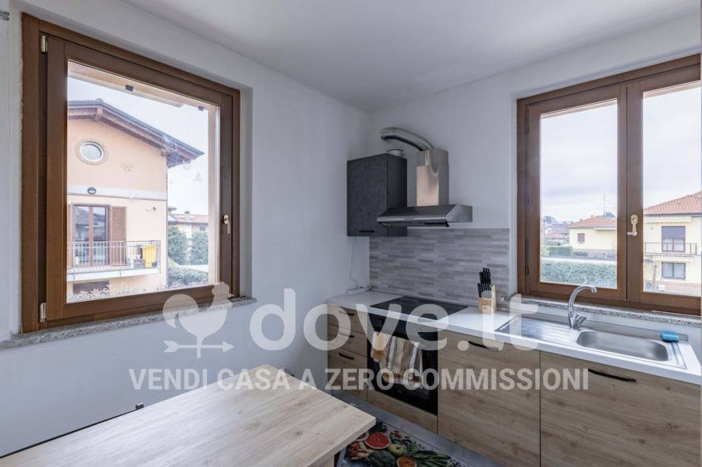 appartamento in vendita a Lonate Pozzolo in zona Sant'Antonino Ticino