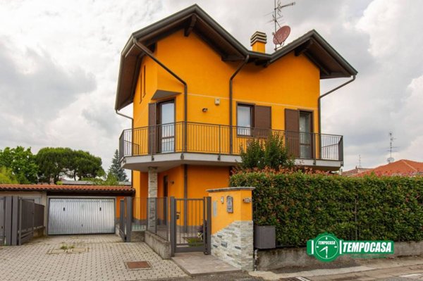 casa indipendente in vendita a Lonate Pozzolo