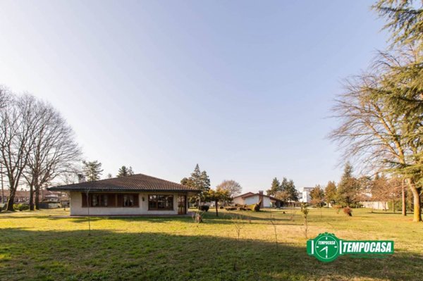 casa indipendente in vendita a Lonate Pozzolo