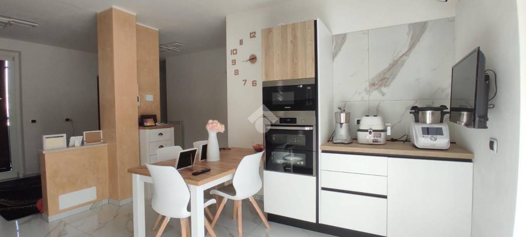 casa indipendente in vendita a Lonate Pozzolo