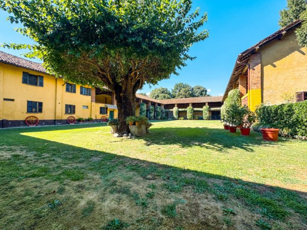 villa in vendita a Lonate Pozzolo