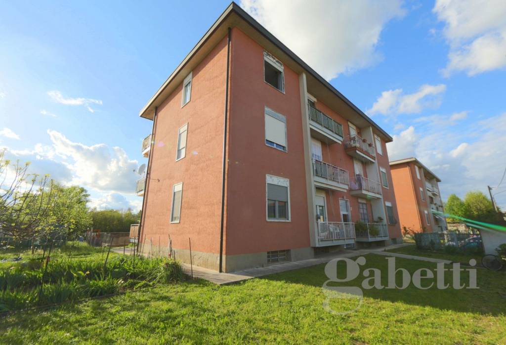 appartamento in vendita a Lonate Pozzolo in zona Sant'Antonino Ticino