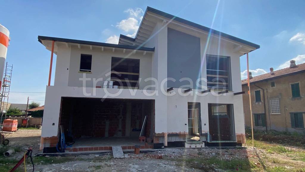 casa indipendente in vendita a Lonate Pozzolo