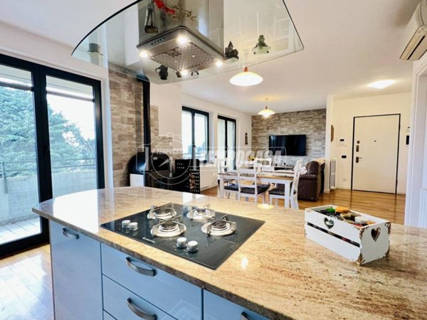 appartamento in vendita a Lonate Pozzolo in zona Tornavento