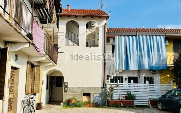 appartamento in vendita a Lonate Pozzolo in zona Sant'Antonino Ticino