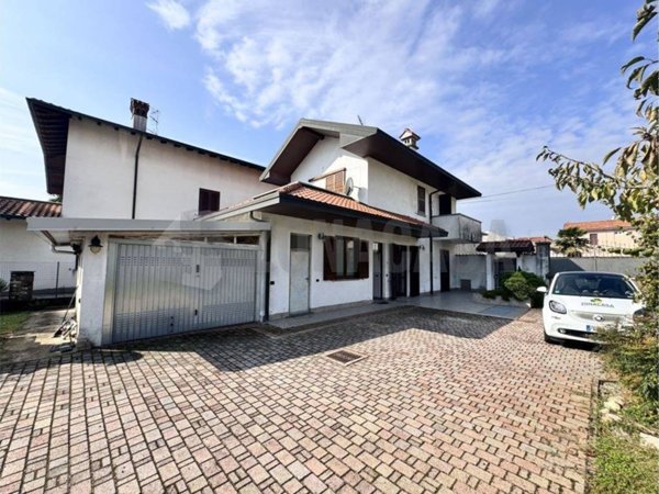 casa indipendente in vendita a Lonate Pozzolo