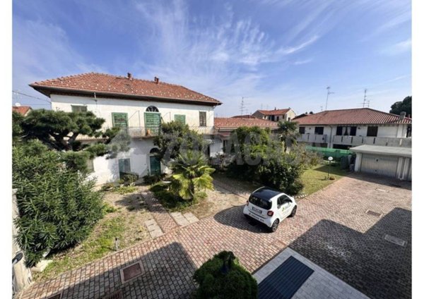 casa indipendente in vendita a Lonate Pozzolo