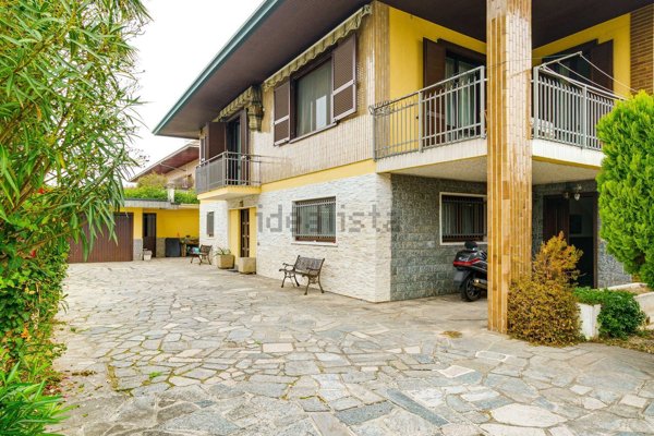 casa indipendente in vendita a Lonate Pozzolo