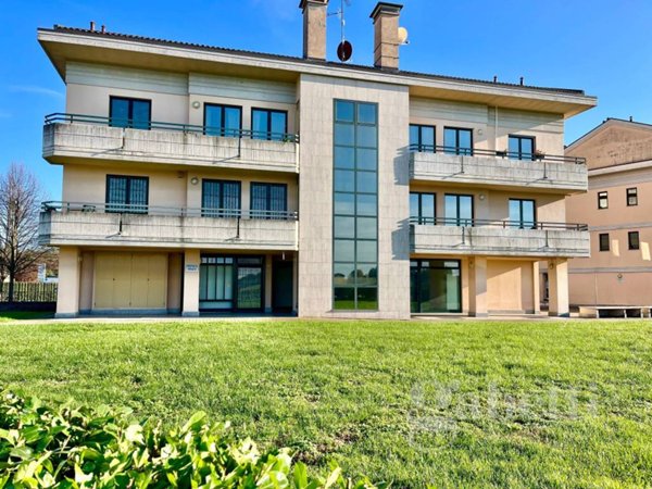 appartamento in vendita a Lonate Pozzolo in zona Tornavento