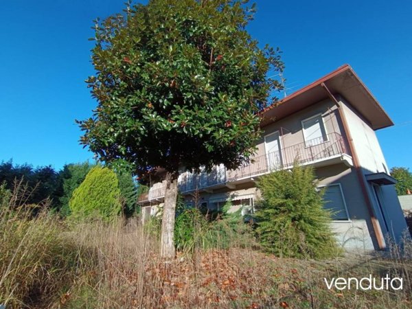casa indipendente in vendita a Lonate Pozzolo in zona Sant'Antonino Ticino