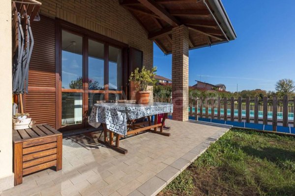 casa indipendente in vendita a Lonate Pozzolo