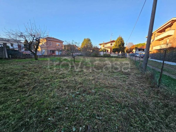 terreno in vendita a Lonate Pozzolo in zona Sant'Antonino Ticino