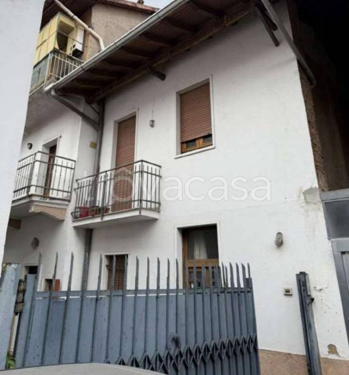 casa indipendente in vendita a Lonate Pozzolo